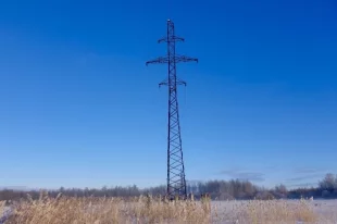 Трасса воздушной линии проходит по труднодоступной пойменной местности.