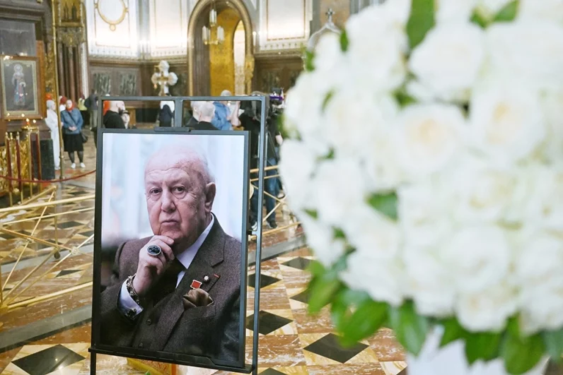 Церемония прощания с художником-монументалистом, скульптором, президентом Российской академии художеств Зурабом Церетели в храме Христа Спасителя в Москве.