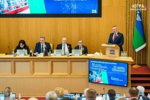 Глава округа выступил с отчетом перед региональным парламентом.