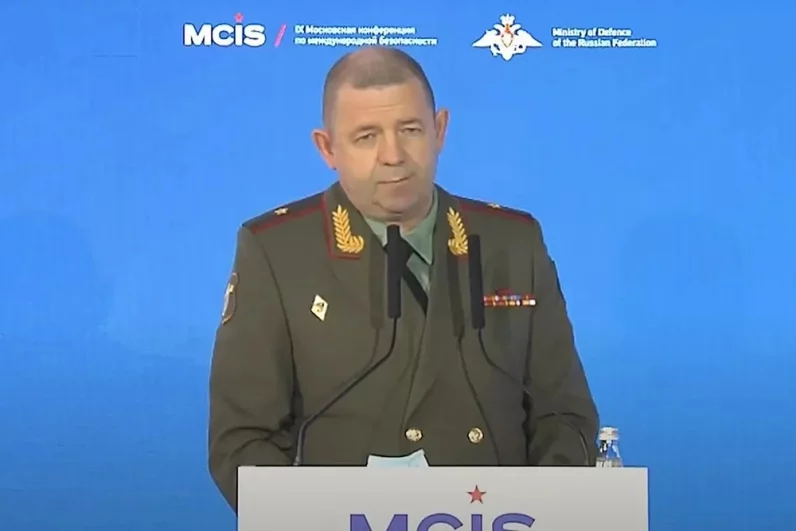 Жертвой взрыва оказался заместитель начальника Главного оперативного управления (ГОУ) Генштаба Вооруженных сил России (ВС РФ) генерал-майор Ярослав Москалик.