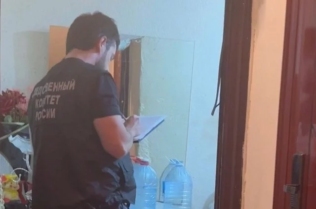 Покушение произошло в подъезде жилого дома.