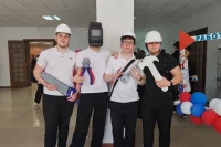 Молодёжь всё чаще предпочитает стоить карьеру, начиная с рабочей специальности.