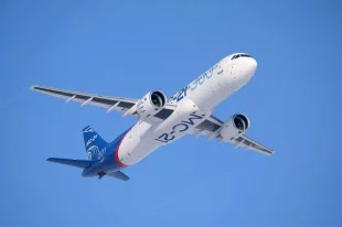 МС-21 с российскими деталями поднялся в небо.