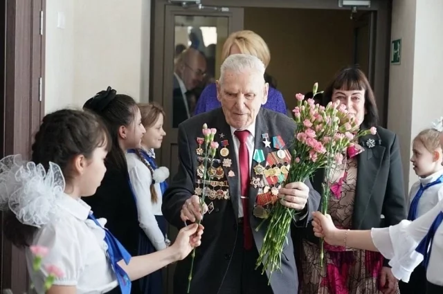 Одному из ветеранов ВОВ Кузбасса, Анатолию Терехову, в апреле исполнилось 99 лет. 