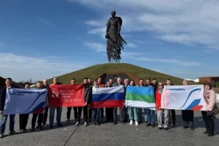 Экскурсию приурочили к 80-летию Победы в Великой Отечественной войне и 50-летию предприятия.