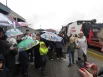 Желающие попасть в кабину паровоза выстроились в очередь. 