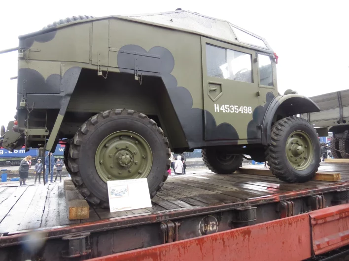 1943 Chevrolet C15 CMP - грузовик канадского военного образца.