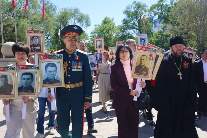 «Бессмертный полк» в Пекине.