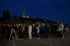 ... но вскоре возле каждого инструмента выстроились многолюдные очереди.