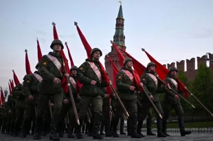 По Красной площади пройдут парадные расчеты из 13 стран.
