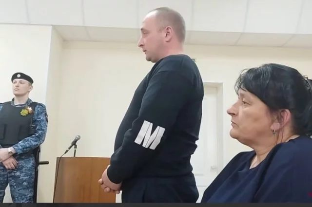 Судят Дмитрия Виноградова - отца отравившихся детей в Красной Сопке.