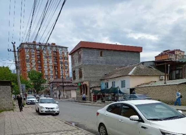 Жильцы ближайших домов испугались грохота и шума во время перестрелки. 