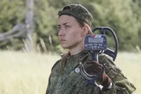 Мария Стреляева прочёсывает поля сражений в поисках останков погибших солдат.