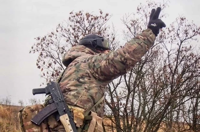 Российский боец на полигоне. 