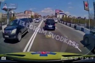 В момент происходящего в машине был человек с ожогами в тяжелом состоянии, которого экстренно везли в больницу