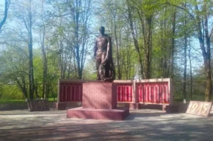 Братская могила советских воинов, погибших в боях с фашистскими захватчиками в 1943 году» села Берёзовка Ивнянского района Белгородской области
