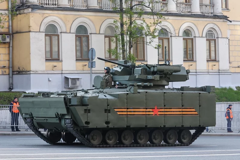 Боевая машина пехоты (БМП) на гусеничной платформе «Курганец-25».