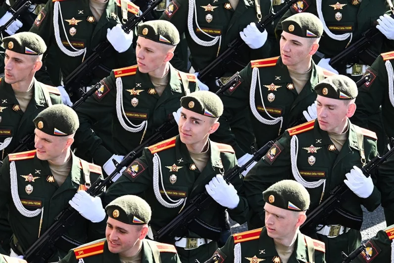 Парадный расчет Военного университета имени князя Александра Невского.