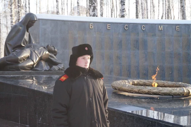 В Югре чтят память о сражавшихся за Родину. 