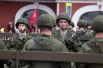 Многие участники парада парада награждены орденами и медалями за героизм, проявленный в рамках спецоперации., 