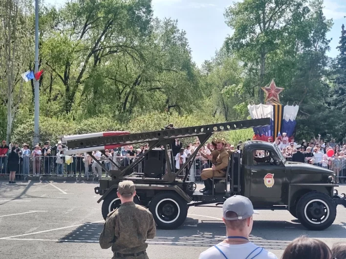 В Абакане на День Победы было солнечно.