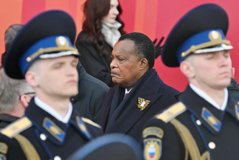 Президент Республики Конго Дени Сассу-Нгессо на Красной площади в Москве перед началом военного парада, посвященного 80-летию Победы в Великой Отечественной войне.