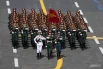 Военнослужащие Вьетнамской народной армии на Красной площади в Москве на военном параде, посвященном 80-летию Победы в Великой Отечественной войне.
