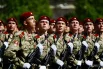 Парадный расчет военнослужащих Отдельной дивизии оперативного назначения имени Ф. Э. Дзержинского Росгвардии на Красной площади в Москве на военном параде, посвященном 80-летию Победы в Великой Отечественной войне.