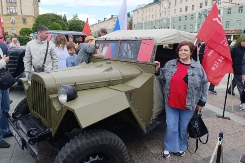 ГАЗ-67 производился с 1943 по 1953 годы и предназначался для перевозки личного состава, буксирования лёгких орудий. После войны использовался в народном хозяйстве.