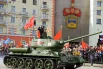 Возглавил колонну легендарный танк времён Великой Отечественной войны «Т-34», который по праву считается оружием Победы.