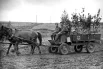 Сентябрь 1941 г. СССР. Транспортировка раненых с батальонного пункта первой помощи в тыл во время Великой Отечественной войны. Точная дата и место съемки не установлены.