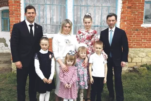 Теперь у многодетной семьи есть свой дом, где всем хватит места.