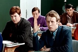 Поступая в вуз, выпускники колледжей выбирают заочное обучение, чтобы совмещать работу и учёбу.