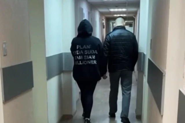 Одна из задержанных. 