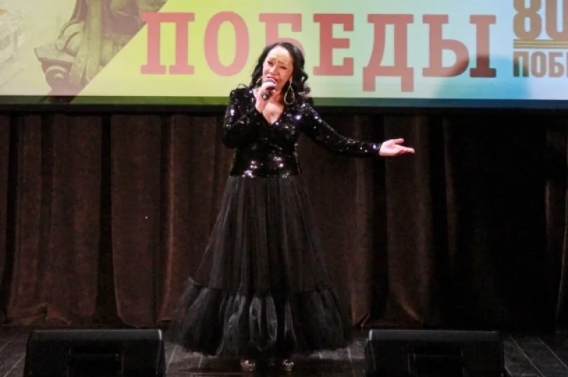 Заслуженная артистка России Марина Цхай спела «Катюшу» и «Дружбу».