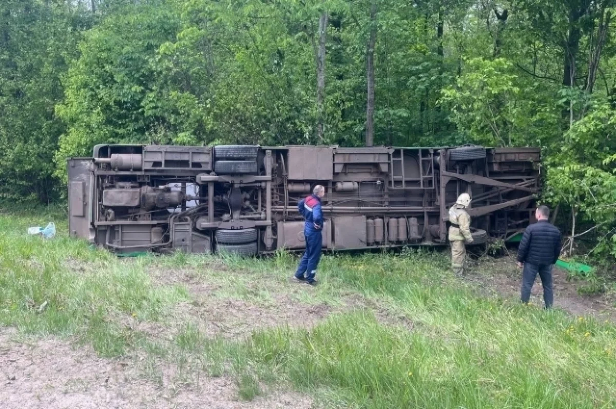 Два человека погибли и 17 пострадали в ДТП с автобусом в Курской области