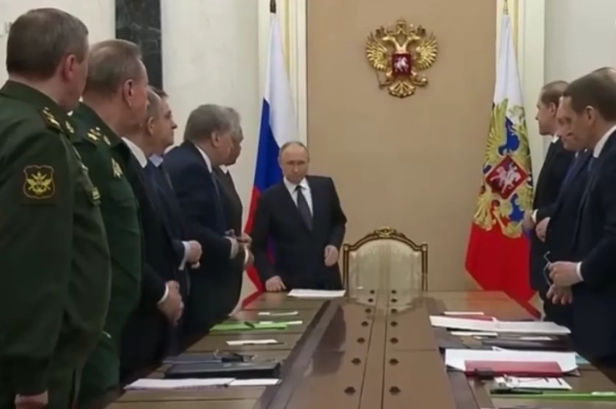 Кремль показал кадры совещания с Путиным по подготовке переговоров с Киевом