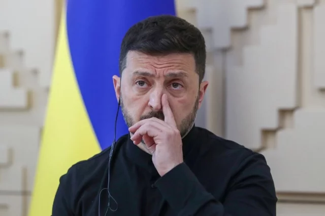 Зеленский проводил пресс-конференцию в Анкаре, когда российская делегация ждала встречи в Стамбуле.