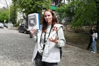 Гид Надежда Осипова показала символику немецкого батальона, расквартированного в Кисловодске.
