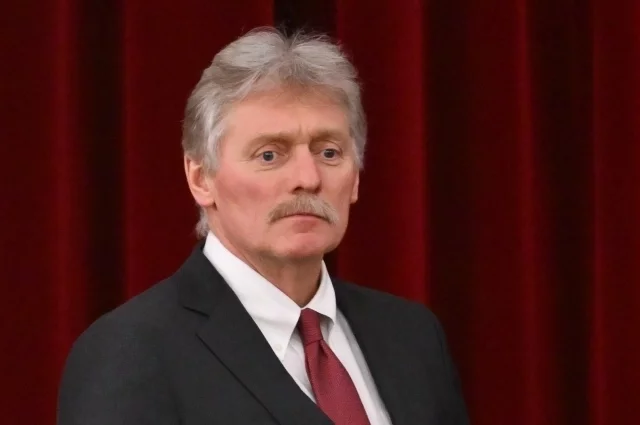 Песков назвал возможной встречу Путина и Зеленского, однако она должна пройти после того, как делегации достигнут определенных договоренностей.