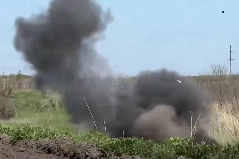 Группировка войск «Центр» разминировали сбросы, танковые мины, все минно-взрывные заграждения.
