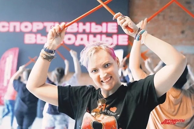Корреспондент «АиФ» Анна Тарасова попробовала себя в роли рок-звезды.