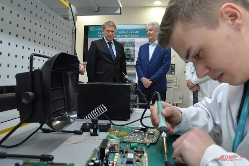 Здание оснащено всеми необходимыми технологиями и кадрами.