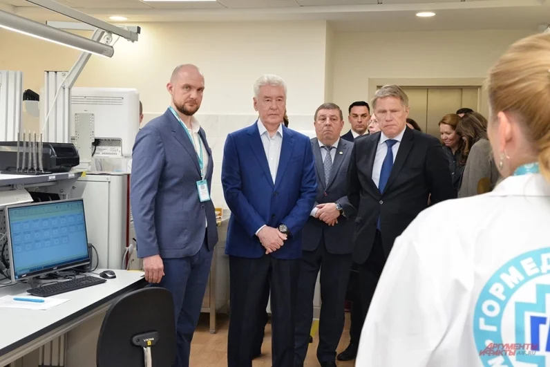 ⁠Главы столицы осматривают новые кабинеты.