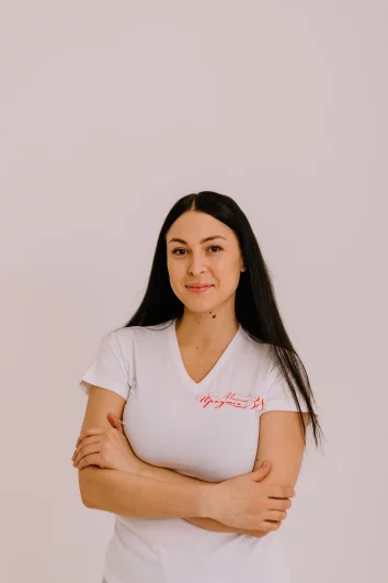 5. Мария Дубынина, 28 лет. В прошлом - куратор по лечению в стоматологии. Сейчас дипломированный массажист. В детстве мечтала быть археологом, но, когда выросла, стала знатоком человеческих душ. Планирует создать организацию, чтобы помогать подросткам реализовываться в спорте.