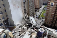 Взрывом в квартире на 18 этаже выбило не только окна, но и стены.