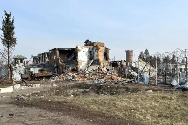 Бессмертный гарнизон Малой Локни во главе с комбатом держал оборону две недели. 
