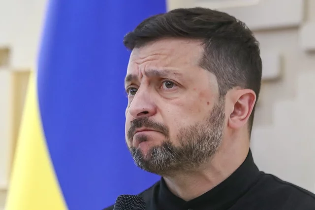 Владимир Зеленский считает, что ворованное должно достаться ему.