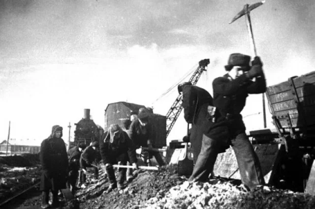 Строительство железной дороги, 1943 год. 