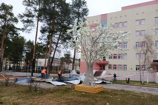 Накануне на территории Югры наблюдались неблагоприятные погодные условия.